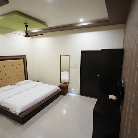 Hotel Ravi Residency Nadiād Εξωτερικό φωτογραφία