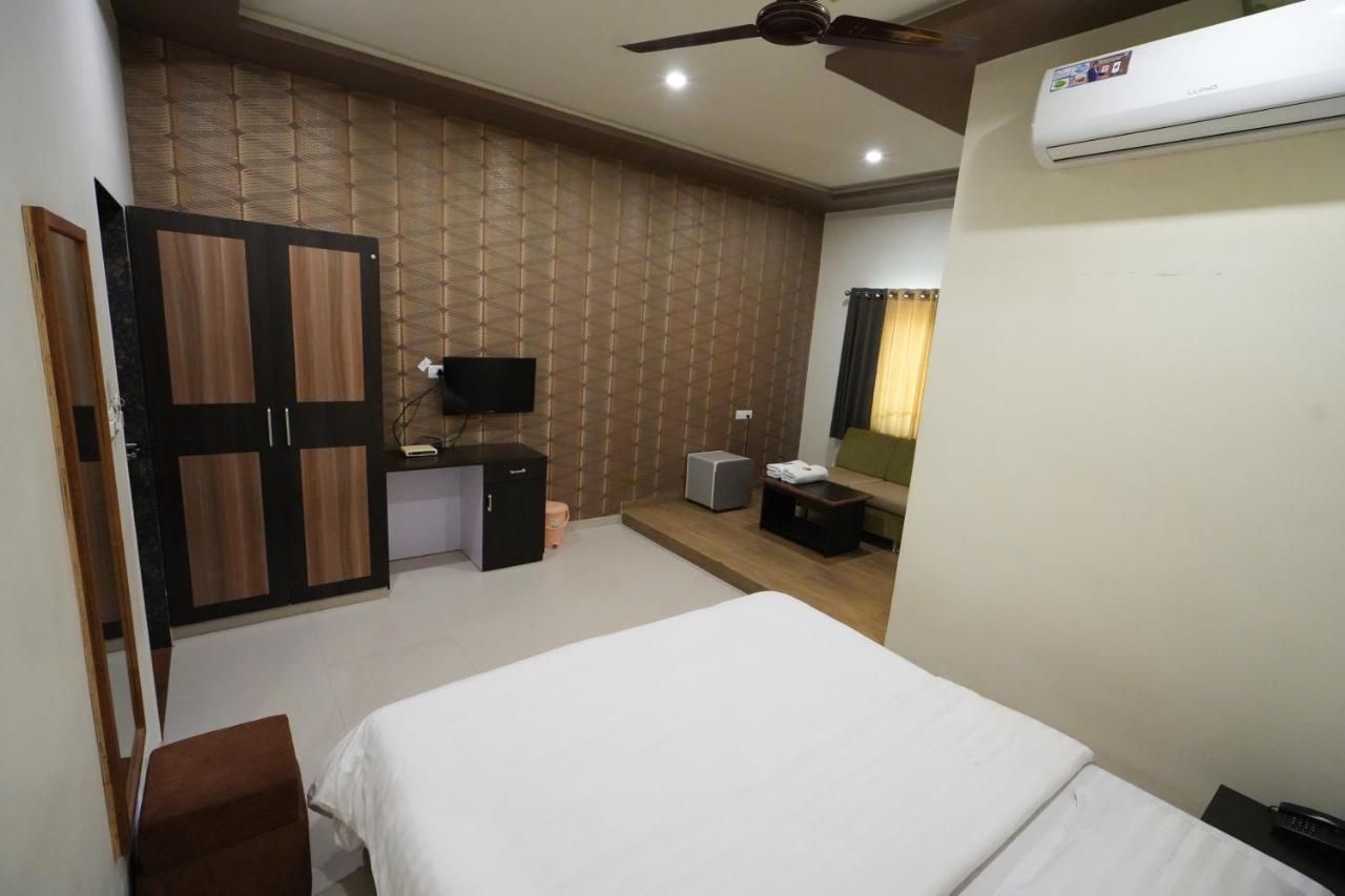 Hotel Ravi Residency Nadiād Εξωτερικό φωτογραφία