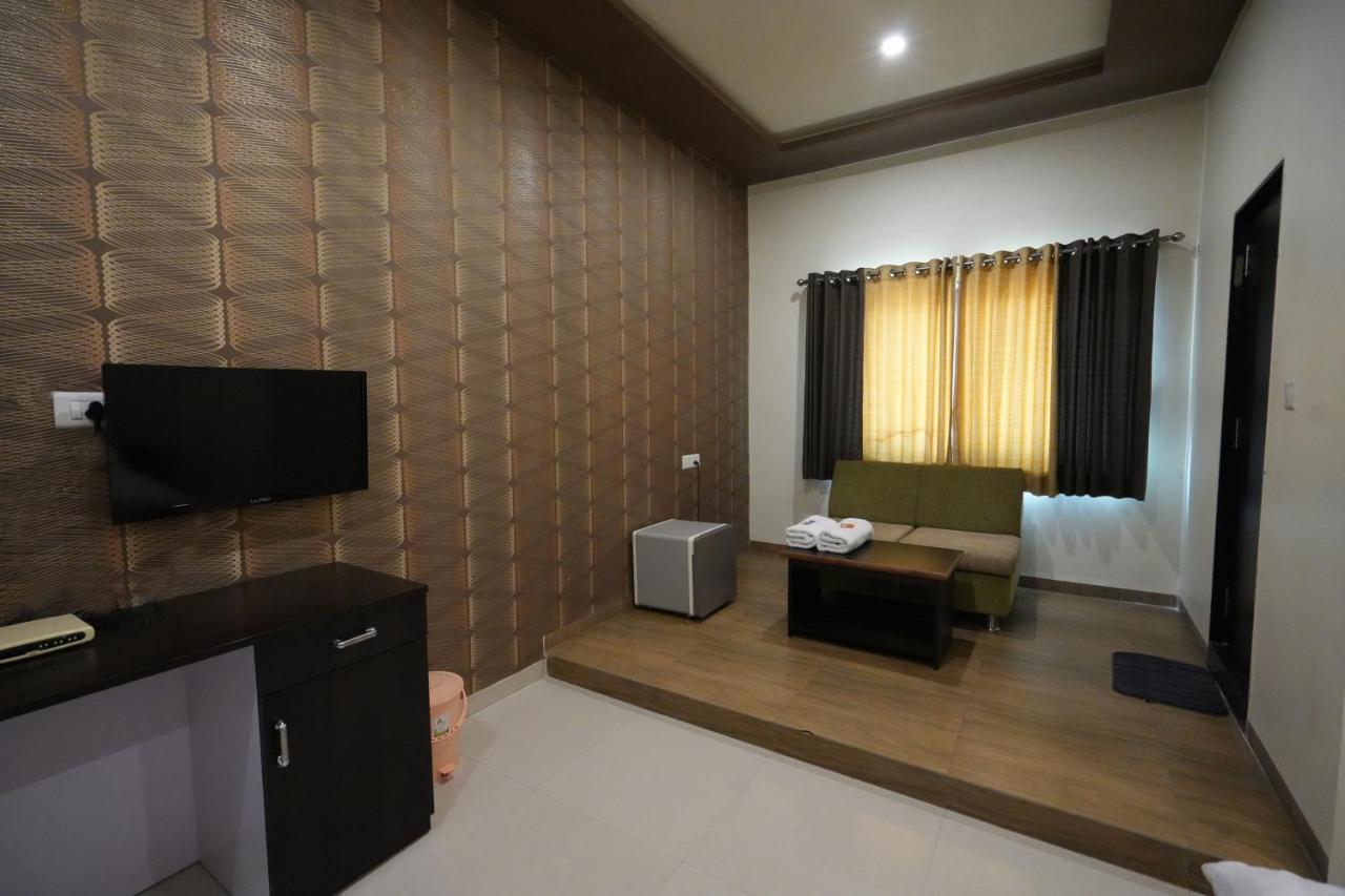 Hotel Ravi Residency Nadiād Εξωτερικό φωτογραφία