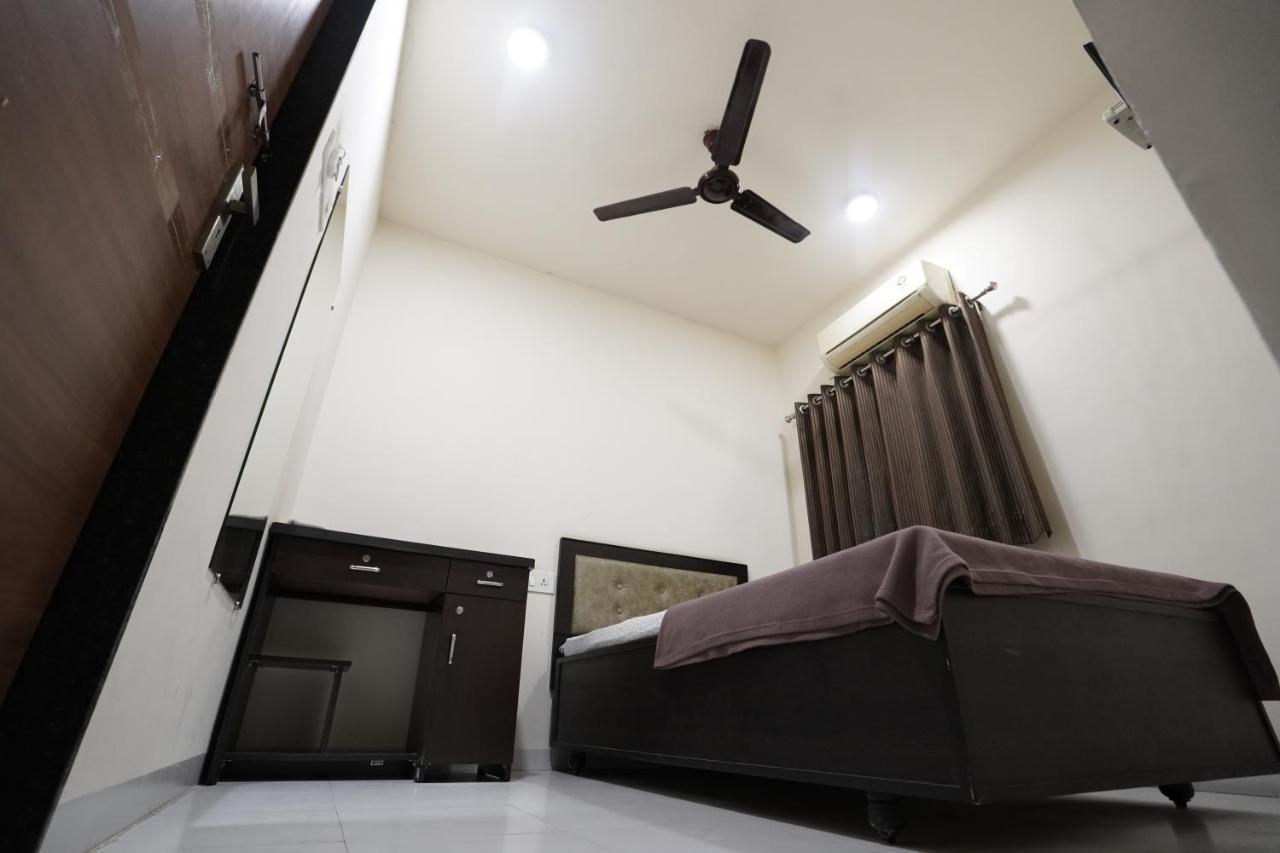 Hotel Ravi Residency Nadiād Εξωτερικό φωτογραφία
