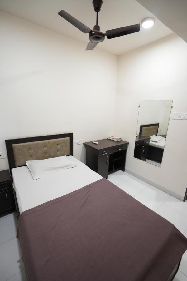 Hotel Ravi Residency Nadiād Εξωτερικό φωτογραφία